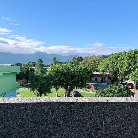 Happy Fat B&B 寵物友善 T'ai-tung Exteriör bild